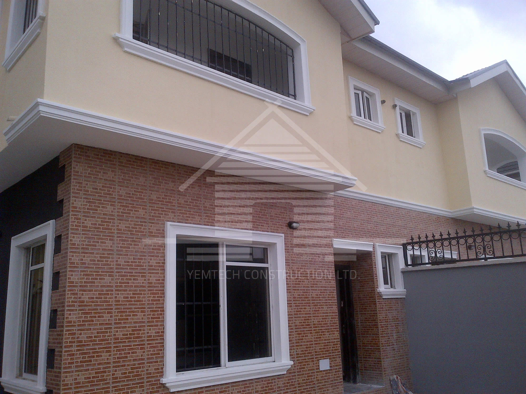 https://yemtechconstruction.com/wp-content/uploads/2015/05/adeyemo-akapo-front.jpg